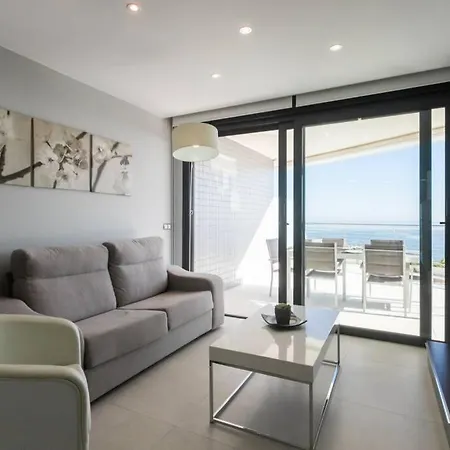 Apartment Luxurious Next To The Sea Arenales del Sol