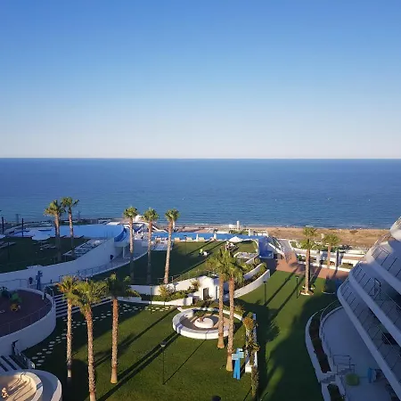 Luxurious Next To The Sea Apartment