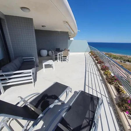 Luxurious Next To The Sea Apartment